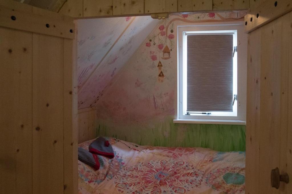 Groepsaccommodatie Kom In De Bedstee Sprookje Winterswijk Bagian luar foto