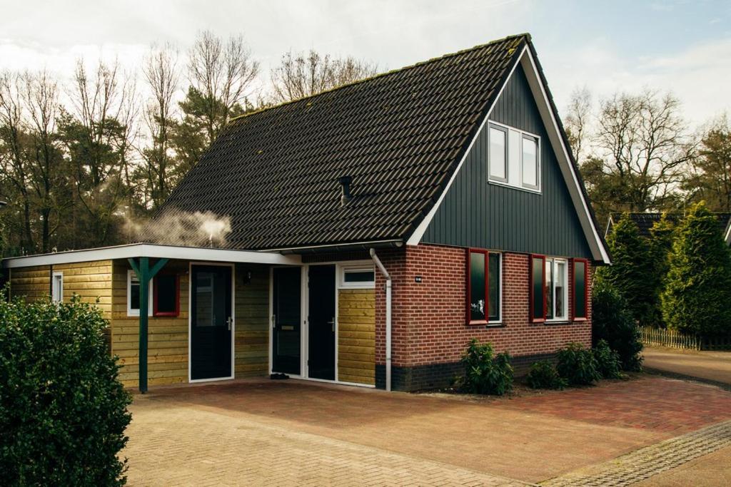 Groepsaccommodatie Kom In De Bedstee Sprookje Winterswijk Bagian luar foto